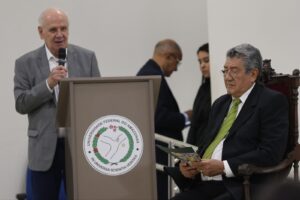 Imagem da notícia - Vice-governador Serafim Corrêa participa de solenidade de concessão do título de Professor Emérito a Oldeney Sá Valente